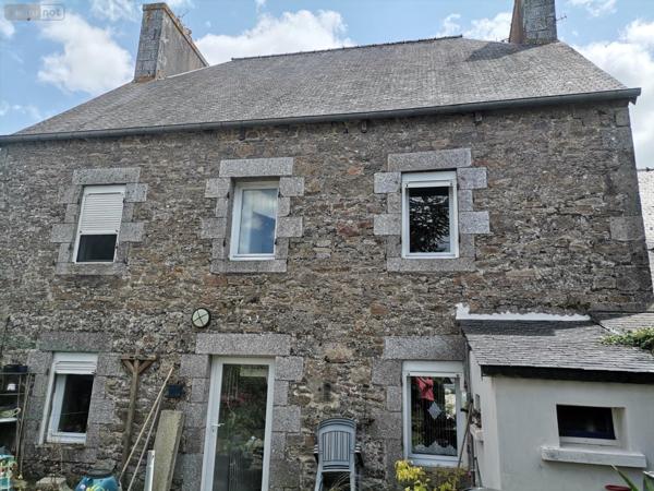 Maison à vendre à Lanrivain dans les Côtes-d'Armor (22480), ref : 00442FR   
centre ville