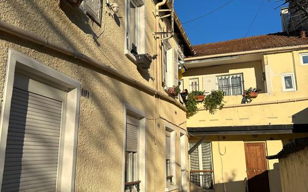 Maison à vendre    4 pièces • 380 m2 Villeneuve-Saint-Georges