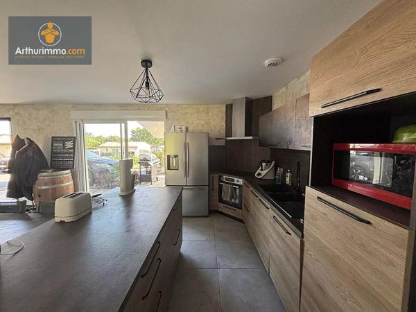 Vente                                                      Maison
                        
                     7 pièces                      127 m2                     à Casteljaloux