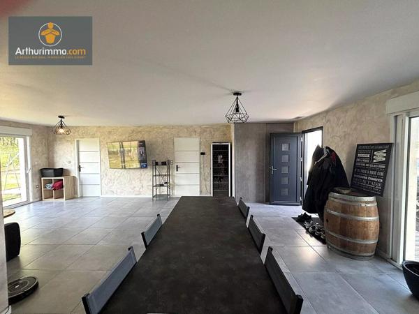 Vente                                                      Maison
                        
                     7 pièces                      127 m2                     à Casteljaloux