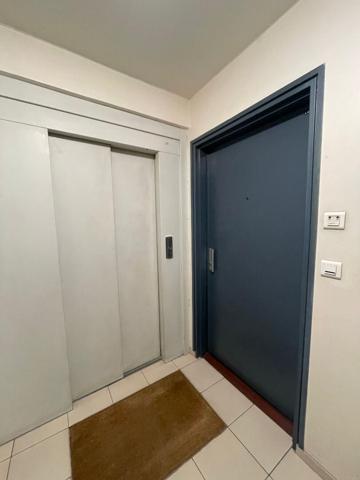 Studio meublé - centre commercial Okabe