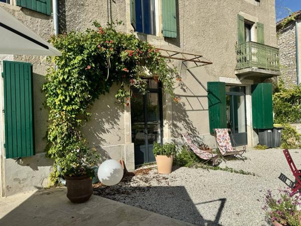 Maison caractère 15 minutes de NIMES village gard terrain 650 m2