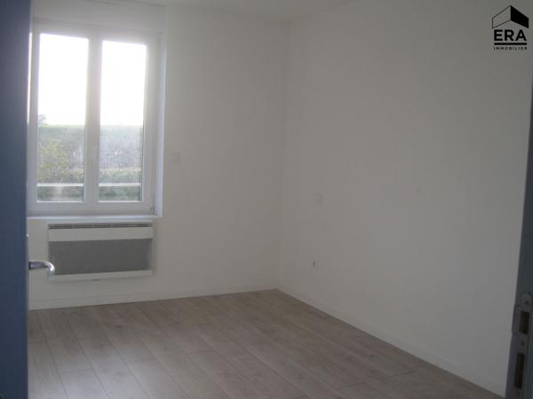 MAISON A LOUER A VERMAND  02