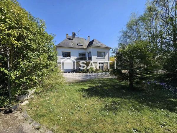 Maison de Ville avec 5 chambres sur sous sol total