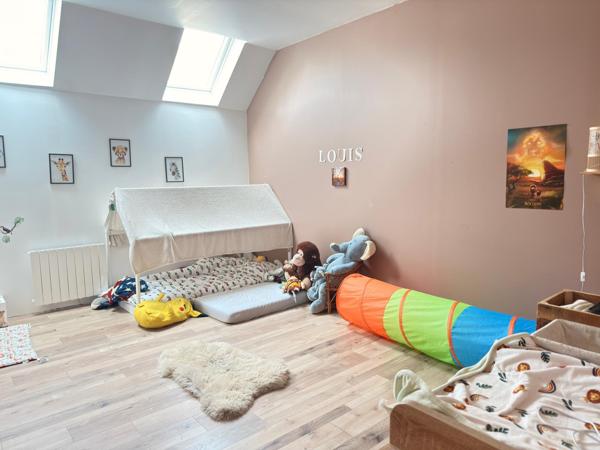 Maison de 170 m2, 4 chambres garage, terrain de 259 m2.