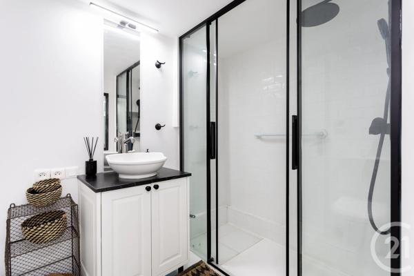 Appartement à vendre  2 pièces - 43,02 m 2   PARIS  - 75004