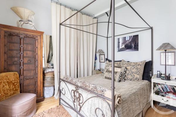 Appartement à vendre  2 pièces - 43,02 m 2   PARIS  - 75004