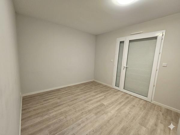 Pavillon de PLAIN-PIED sur SOUS-SOL