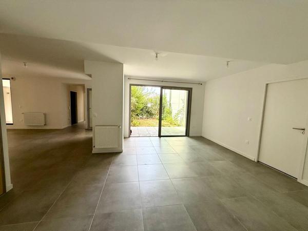 APPARTEMENT T5 REZ DE JARDIN Quartier Port Neuf
