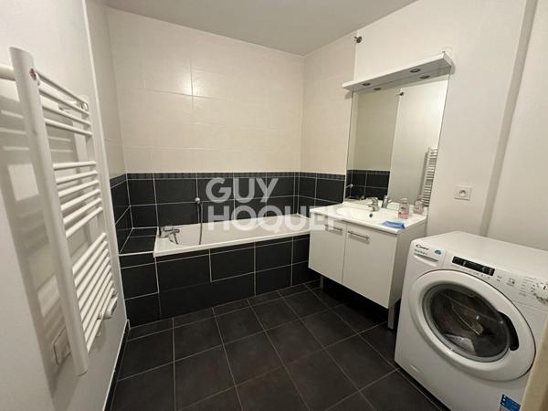 CARRE DE SOIE - T4 80 m² AVEC EXTERIEUR - METRO A / TRAMWAY T3 &T7