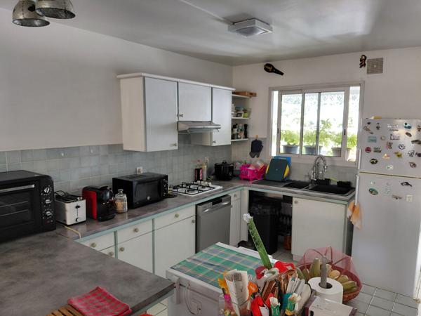 Appartement
                                                                                                                                                                                                                                                                                                                        4 pièce(s)                                                                                                                                                                                                          3 chambre(s)                                                                                                                                                                                                          124  m²
