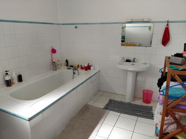Appartement
                                                                                                                                                                                                                                                                                                                        4 pièce(s)                                                                                                                                                                                                          3 chambre(s)                                                                                                                                                                                                          124  m²