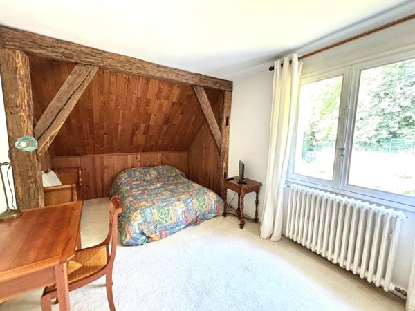 Maison
                                                                                                                                                                                                                                                                                                                        6 pièce(s)                                                                                                                                                                                                          4 chambre(s)                                                                                                                                                                                                          140  m²