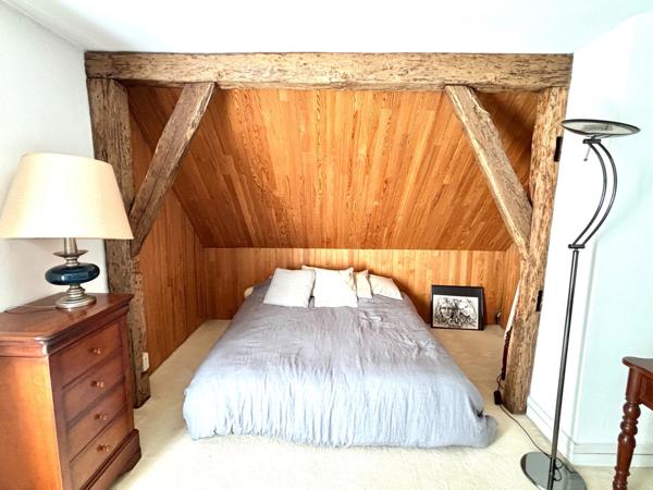 Maison
                                                                                                                                                                                                                                                                                                                        6 pièce(s)                                                                                                                                                                                                          4 chambre(s)                                                                                                                                                                                                          140  m²