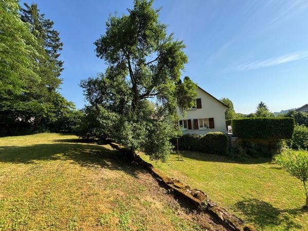 Maison
                                                                                                                                                                                                                                                                                                                        6 pièce(s)                                                                                                                                                                                                          4 chambre(s)                                                                                                                                                                                                          140  m²