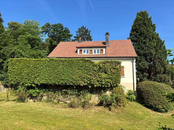 Maison
                                                                                                                                                                                                                                                                                                                        6 pièce(s)                                                                                                                                                                                                          4 chambre(s)                                                                                                                                                                                                          140  m²