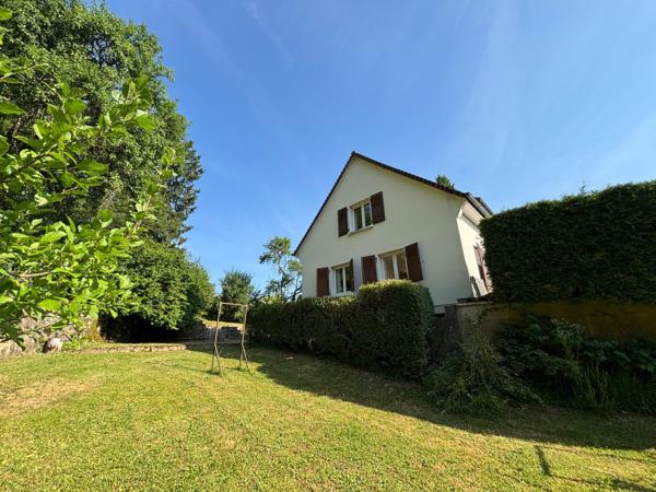 Maison
                                                                                                                                                                                                                                                                                                                        6 pièce(s)                                                                                                                                                                                                          4 chambre(s)                                                                                                                                                                                                          140  m²