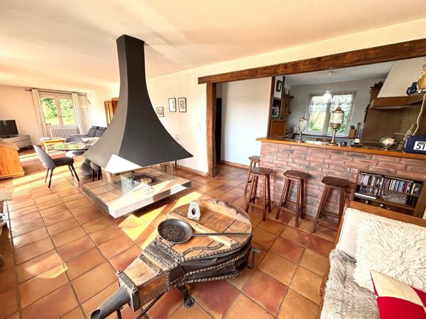 Maison
                                                                                                                                                                                                                                                                                                                        6 pièce(s)                                                                                                                                                                                                          4 chambre(s)                                                                                                                                                                                                          140  m²