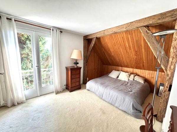 Maison
                                                                                                                                                                                                                                                                                                                        6 pièce(s)                                                                                                                                                                                                          4 chambre(s)                                                                                                                                                                                                          140  m²