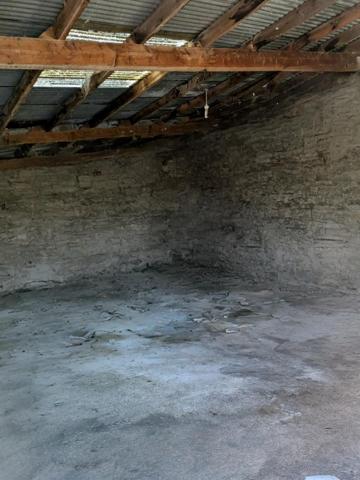 Atelier et son jardinet à transformer