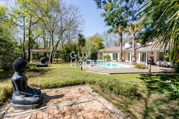 Maison d'exception à vendre à Biscarrosse alliant confort, espace et nature