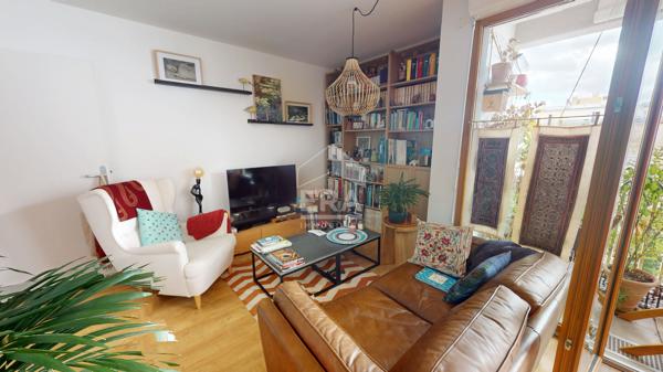Appartement Paris 3 pièces en dernier étage