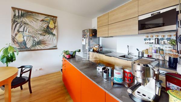 Appartement Paris 3 pièces en dernier étage
