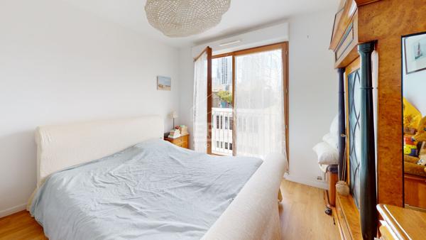 Appartement Paris 3 pièces en dernier étage