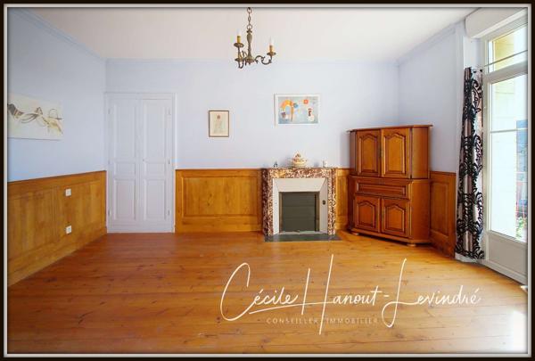 PONTORSON CENTRE. Maison Pierre 265 m². 6 Chbres. Vue Mont-Saint-Michel (possibilité locatif)