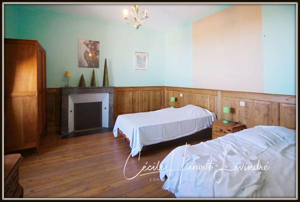PONTORSON CENTRE. Maison Pierre 265 m². 6 Chbres. Vue Mont-Saint-Michel (possibilité locatif)