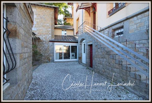 PONTORSON CENTRE. Maison Pierre 265 m². 6 Chbres. Vue Mont-Saint-Michel (possibilité locatif)