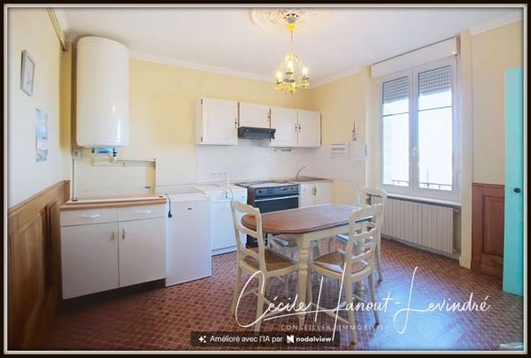 PONTORSON CENTRE. Maison Pierre 265 m². 6 Chbres. Vue Mont-Saint-Michel (possibilité locatif)