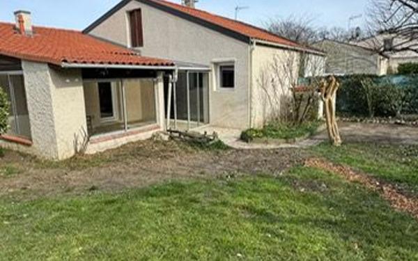 Maison à louer    4 pièces •  Saint-Jean