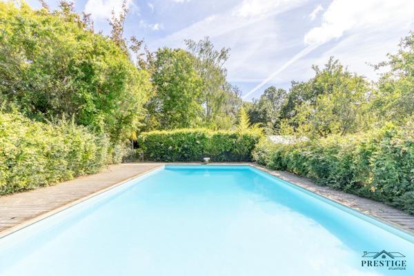 PORNIC - VILLA 226 M2 HABITABLES - MAISON 80 M2 - PISCINE POOL-HOUSE - GARAGE - PARC PAYSAGER
