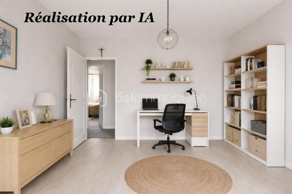 Idéalement situé entre Bar-le-Duc et Verdun, proche de la gare Meuse TGV, BSK IMMOBILIER vous propose de découvrir, ce pavillon individuel 🏡 sur sous-sol complet qui vous séduira par son environnement paisible et son terrain arboré 🌳.
Composé, au sous-sol, d' une chambre avec sa salle de douche et WC, un espace buanderie, un garage à porte motorisée, un atelier, un cellier ainsi qu’une cuisine d’été. 👨‍🍳
À l’étage, une pièce à vivre ouverte avec cuisine équipée, salle à manger et salon avec possibilité d'installer un poêle à bois ou pellets, accès véranda, quatre chambres, une salle de douche et un WC indépendant. Des combles aménagés en espace nuit complètent harmonieusement l’ensemble.
À l’extérieur, une terrasse invite à la détente. Le terrain, lui, accueille plusieurs arbres fruitiers, un potager et un abri de jardin 🌿.
Chauffage fioul, huisseries PVC double vitrage, assainissement individuel.
Un bien complet, fonctionnel et chaleureux, idéal pour une vie de famille confortable 🌞.