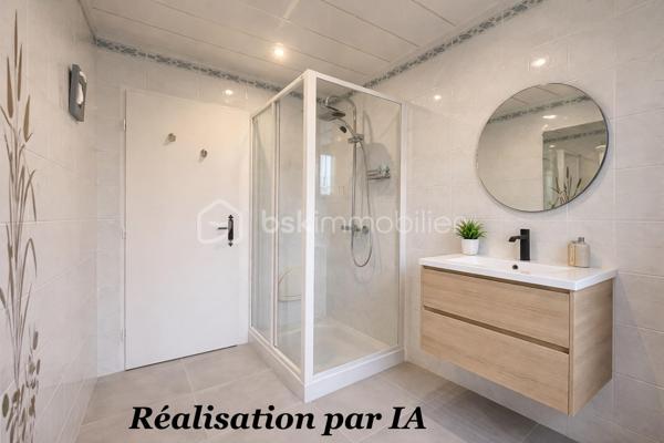 Idéalement situé entre Bar-le-Duc et Verdun, proche de la gare Meuse TGV, BSK IMMOBILIER vous propose de découvrir, ce pavillon individuel 🏡 sur sous-sol complet qui vous séduira par son environnement paisible et son terrain arboré 🌳.
Composé, au sous-sol, d' une chambre avec sa salle de douche et WC, un espace buanderie, un garage à porte motorisée, un atelier, un cellier ainsi qu’une cuisine d’été. 👨‍🍳
À l’étage, une pièce à vivre ouverte avec cuisine équipée, salle à manger et salon avec possibilité d'installer un poêle à bois ou pellets, accès véranda, quatre chambres, une salle de douche et un WC indépendant. Des combles aménagés en espace nuit complètent harmonieusement l’ensemble.
À l’extérieur, une terrasse invite à la détente. Le terrain, lui, accueille plusieurs arbres fruitiers, un potager et un abri de jardin 🌿.
Chauffage fioul, huisseries PVC double vitrage, assainissement individuel.
Un bien complet, fonctionnel et chaleureux, idéal pour une vie de famille confortable 🌞.