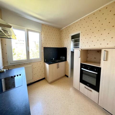Appartement
                                                                                                                                                                                                                                                                                                                        3 pièce(s)                                                                                                                                                                                                          2 chambre(s)                                                                                                                                                                                                          67  m²