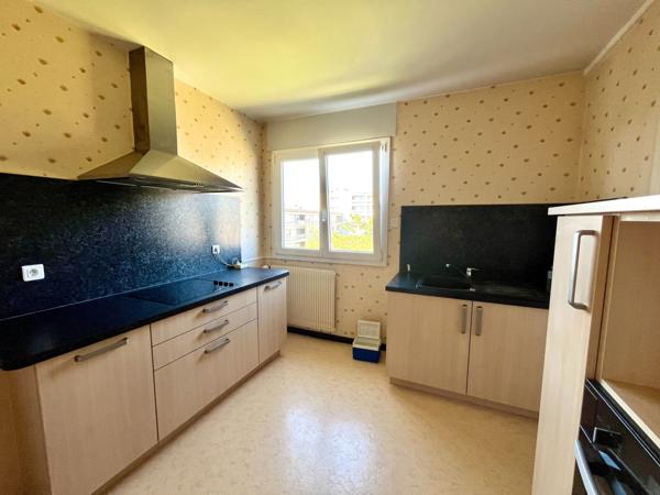 Appartement
                                                                                                                                                                                                                                                                                                                        3 pièce(s)                                                                                                                                                                                                          2 chambre(s)                                                                                                                                                                                                          67  m²