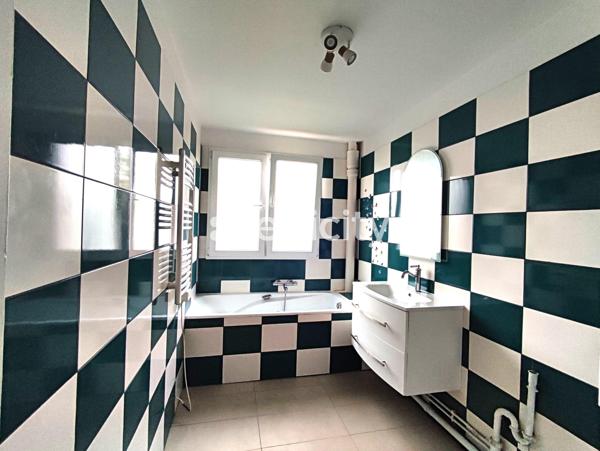 Appartement
         5 pièces
        - 100 m² Exclusivité 229 500 € *