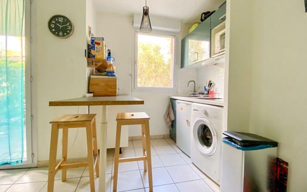 Appartement à louer    1 pièce • 26,95 m2 Castelginest