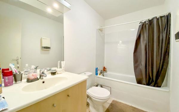 Appartement à louer    1 pièce • 26,95 m2 Castelginest