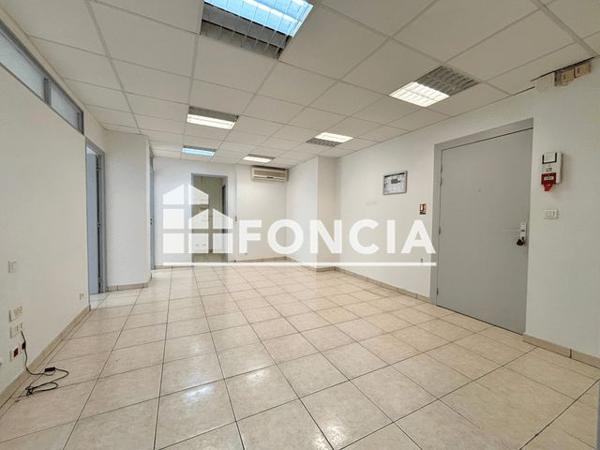 À vendre Local commercial 103 m² - Toulon 83000