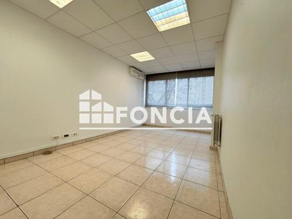 À vendre Local commercial 103 m² - Toulon 83000