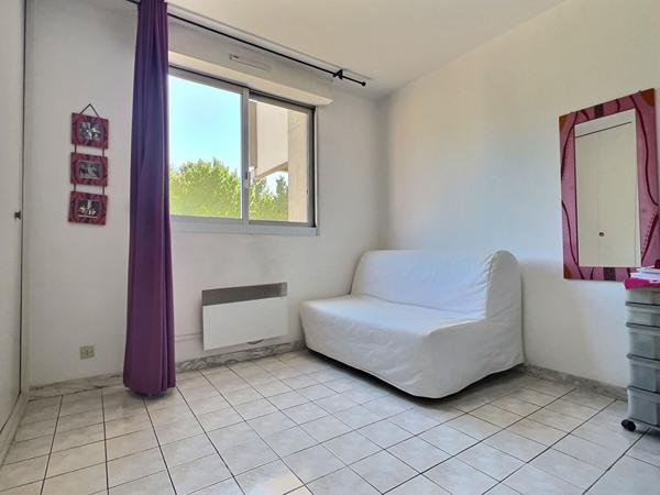 A vendre appartement de type 3 avec terrasse à Marseille (Le Cabot/Saint Tronc)