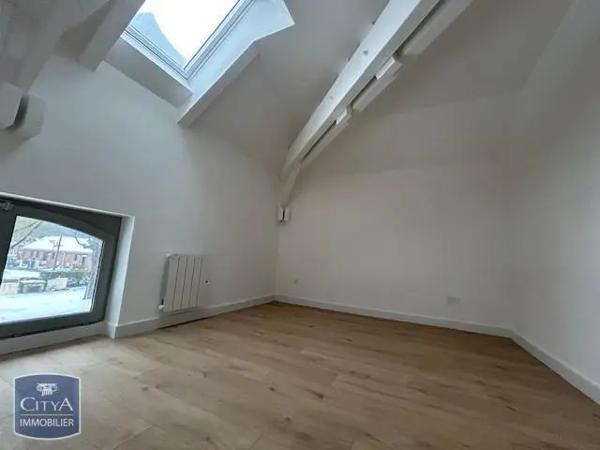 Appartement à louer 4 pièces 81.8m²