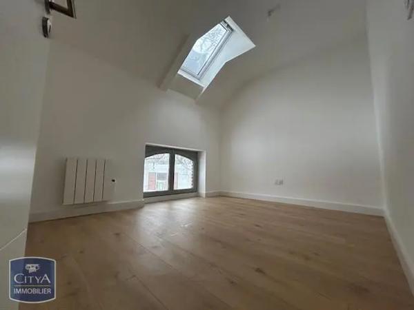 Appartement à louer 4 pièces 81.8m²