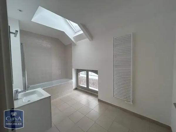 Appartement à louer 4 pièces 81.8m²