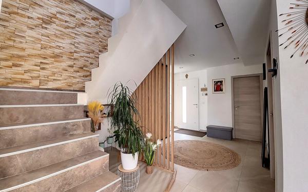 Maison à vendre    5 pièces • 147,70 m2 Marsannay-la-Côte