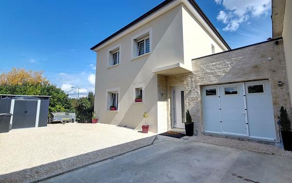 Maison à vendre    5 pièces • 147,70 m2 Marsannay-la-Côte