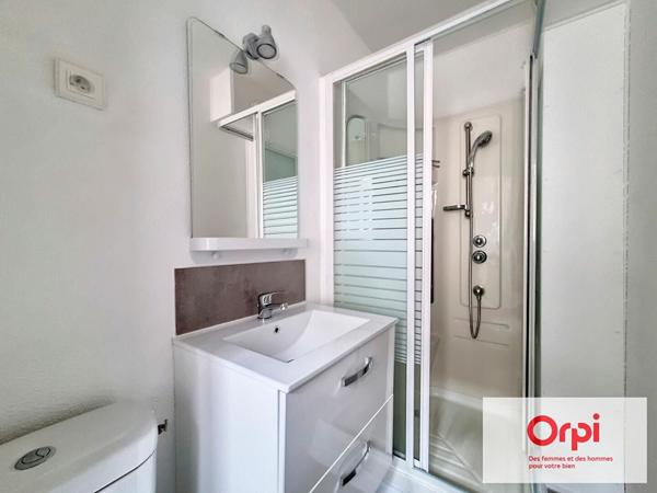 Appartement à louer    2 pièces • 24,63 m2    Montluçon